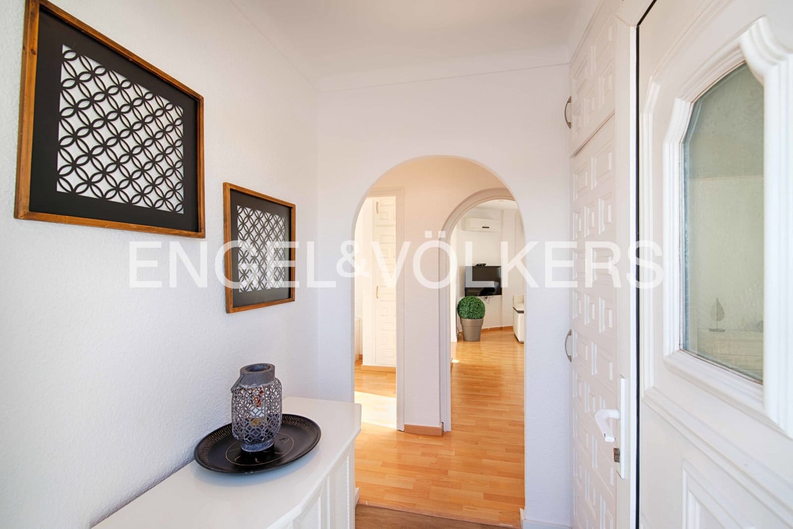 7 sovrum Villa till salu i Empuriabrava med pool garage - 1 450 000 € (Ref: 9378410)