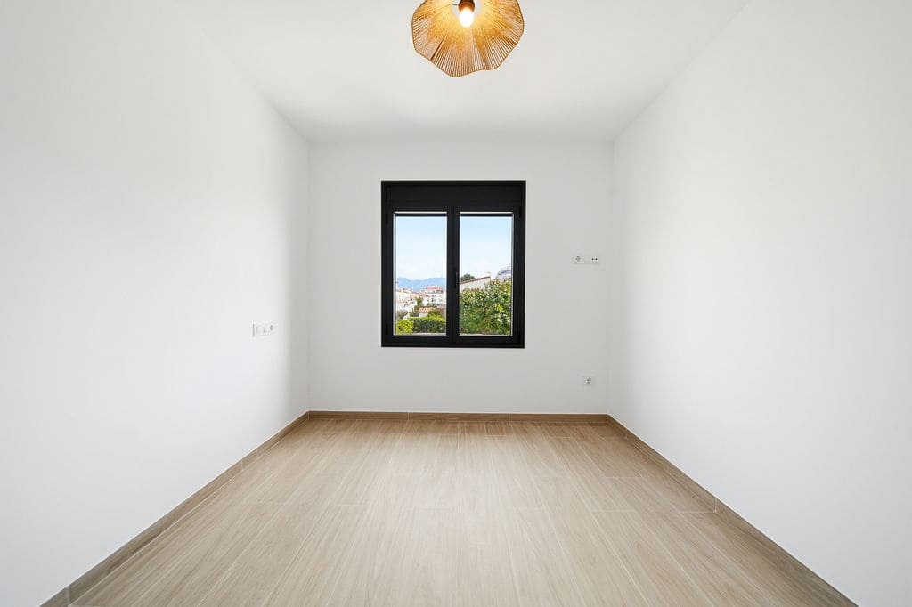 3 sovrum Lägenhet till salu i Empuriabrava med pool garage - 490 000 € (Ref: 9388782)