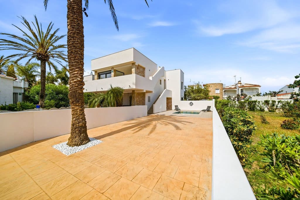 3 makuuhuone Huoneisto myytävänä paikassa Empuriabrava - 480 000 € (Ref: 9388782)
