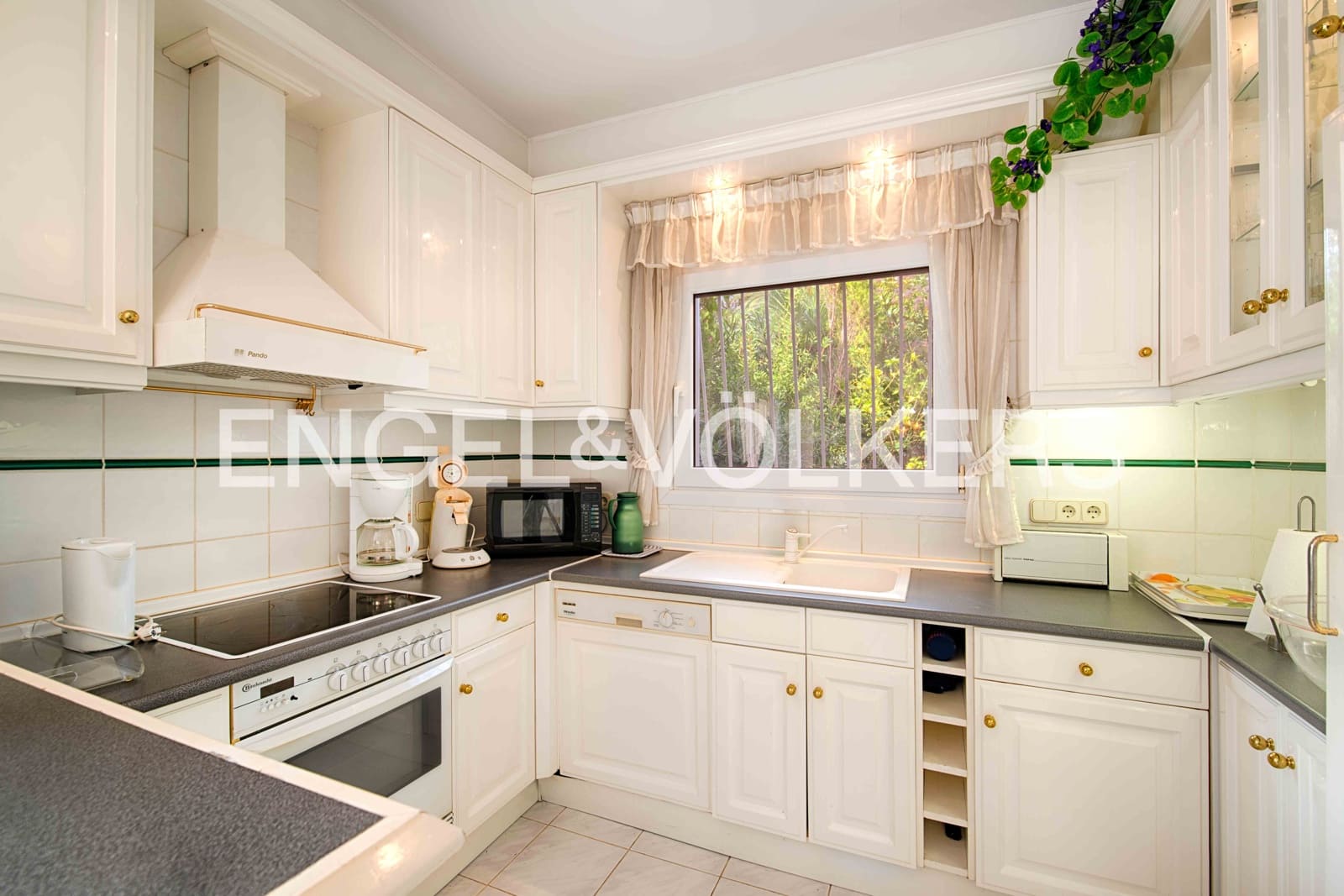 3 soverom Villa til salgs i Empuriabrava med svømmebasseng garasje - € 1 060 000 (Ref: 9394324)