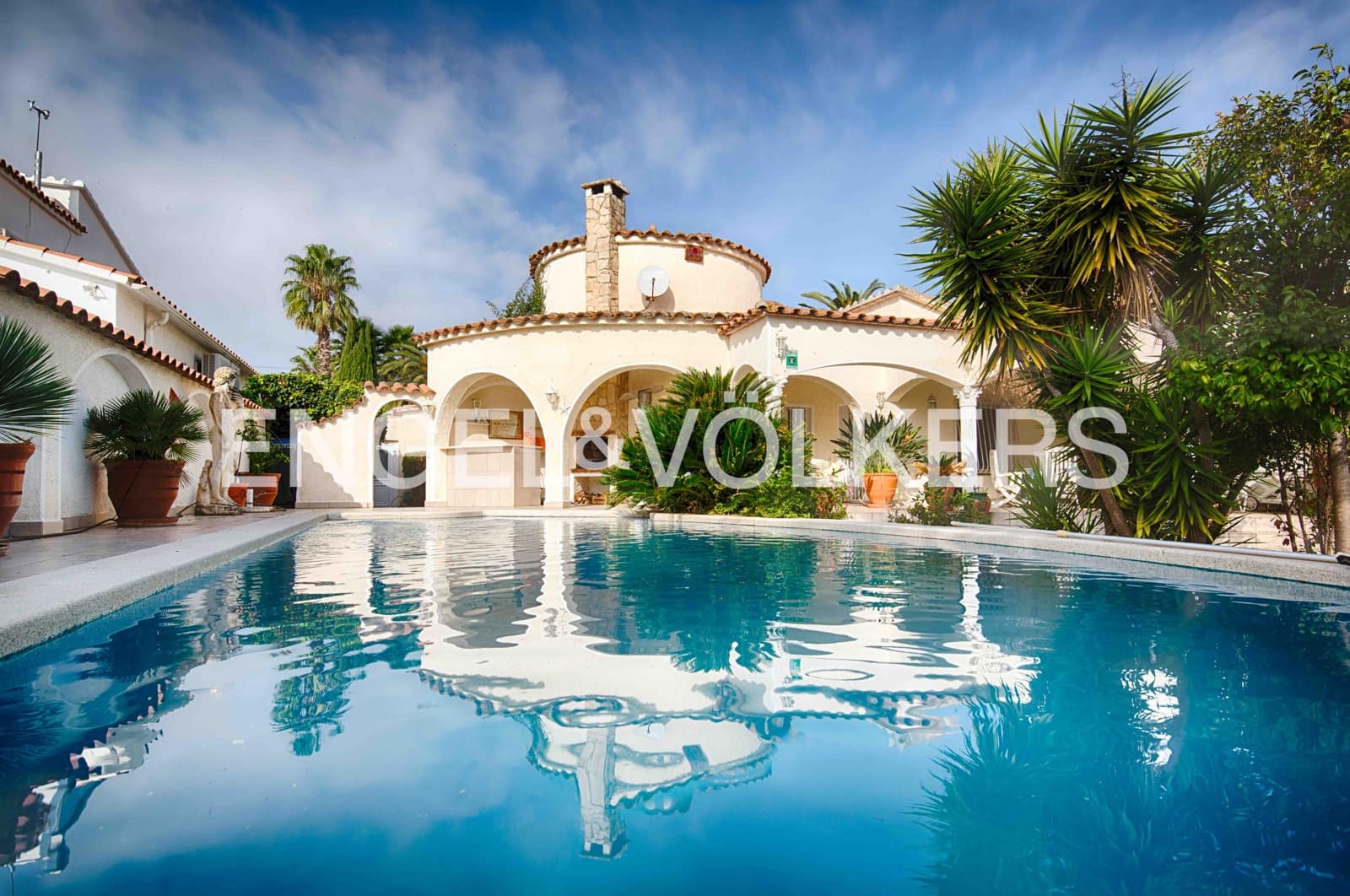 3 soverom Villa til salgs i Empuriabrava med svømmebasseng garasje - € 1 060 000 (Ref: 9394324)