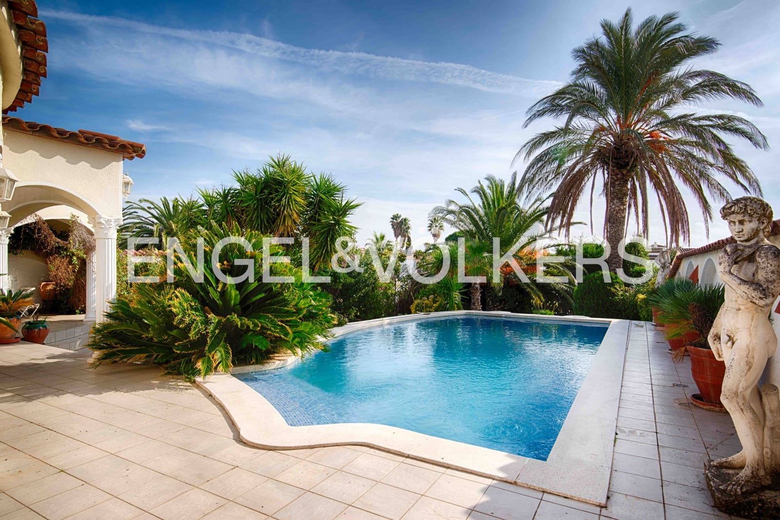 3 soverom Villa til salgs i Empuriabrava med svømmebasseng garasje - € 1 060 000 (Ref: 9394324)