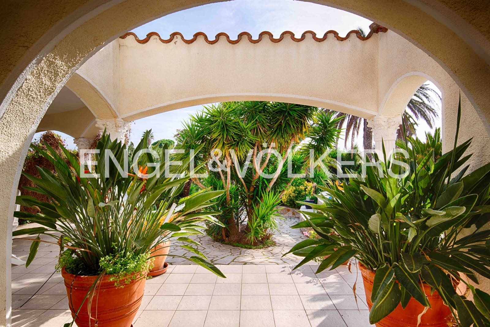 3 soverom Villa til salgs i Empuriabrava med svømmebasseng garasje - € 1 060 000 (Ref: 9394324)