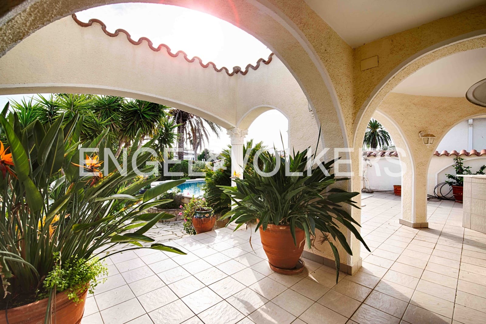 3 soverom Villa til salgs i Empuriabrava med svømmebasseng garasje - € 1 060 000 (Ref: 9394324)