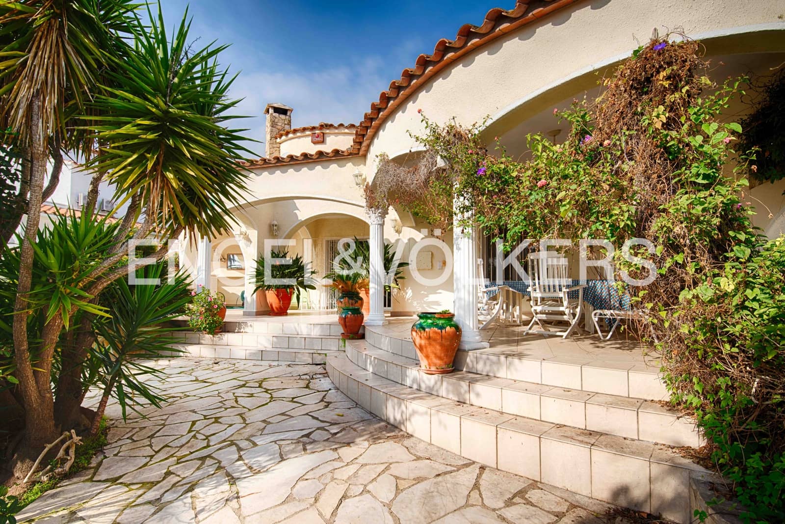 3 soverom Villa til salgs i Empuriabrava med svømmebasseng garasje - € 1 060 000 (Ref: 9394324)