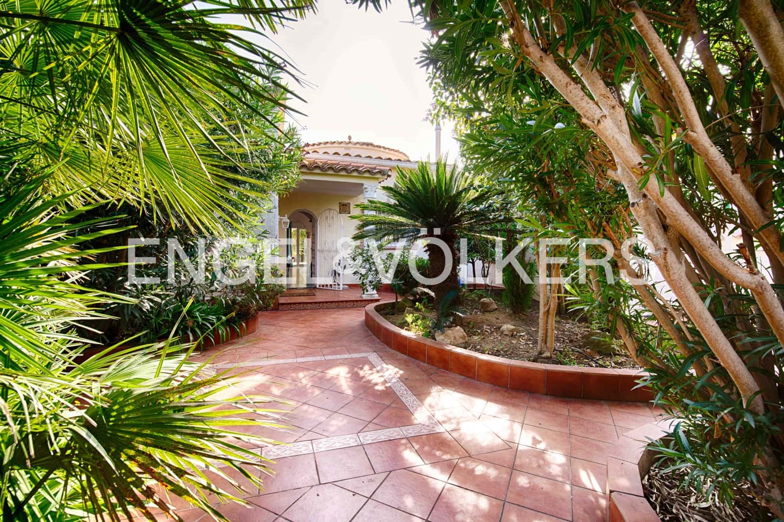 3 soverom Villa til salgs i Empuriabrava med svømmebasseng garasje - € 1 060 000 (Ref: 9394324)