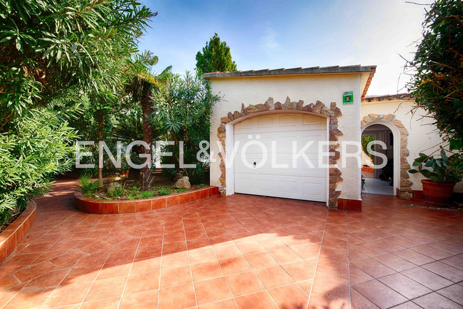 3 soverom Villa til salgs i Empuriabrava med svømmebasseng garasje - € 1 060 000 (Ref: 9394324)