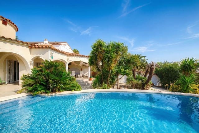 3 Zimmer Villa zu verkaufen in Empuriabrava, Castelló d'Empúries mit Pool Garage - 1.060.000 € (Ref: 9394324)