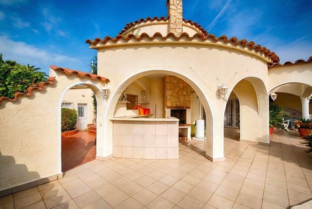 3 Zimmer Villa zu verkaufen in Empuriabrava, Castelló d'Empúries mit Pool Garage - 1.060.000 € (Ref: 9394324)