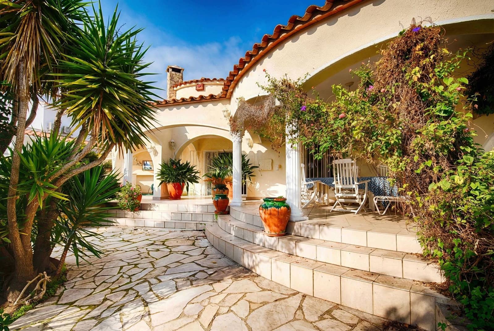 3 sypialnia Willa na sprzedaż w Empuriabrava z basenem garażem - 1 060 000 € (Ref: 9394324)