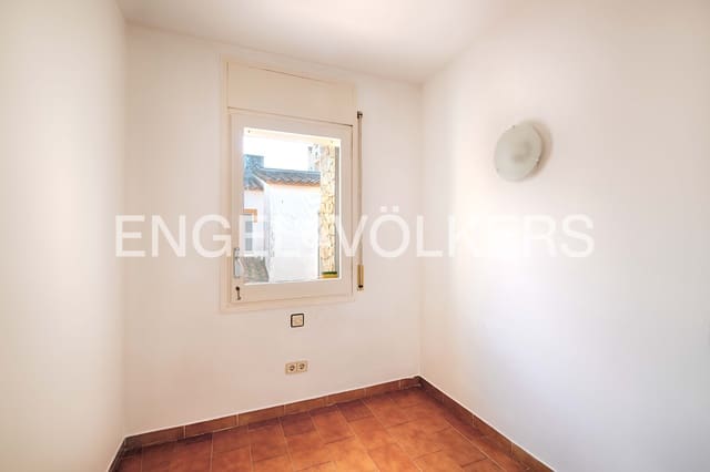 2 bedroom Apartment for sale in Empuriabrava, Castelló d'Empúries - € 170,000 (Ref: 9394325)