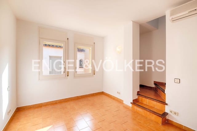 2 bedroom Apartment for sale in Empuriabrava, Castelló d'Empúries - € 170,000 (Ref: 9394325)