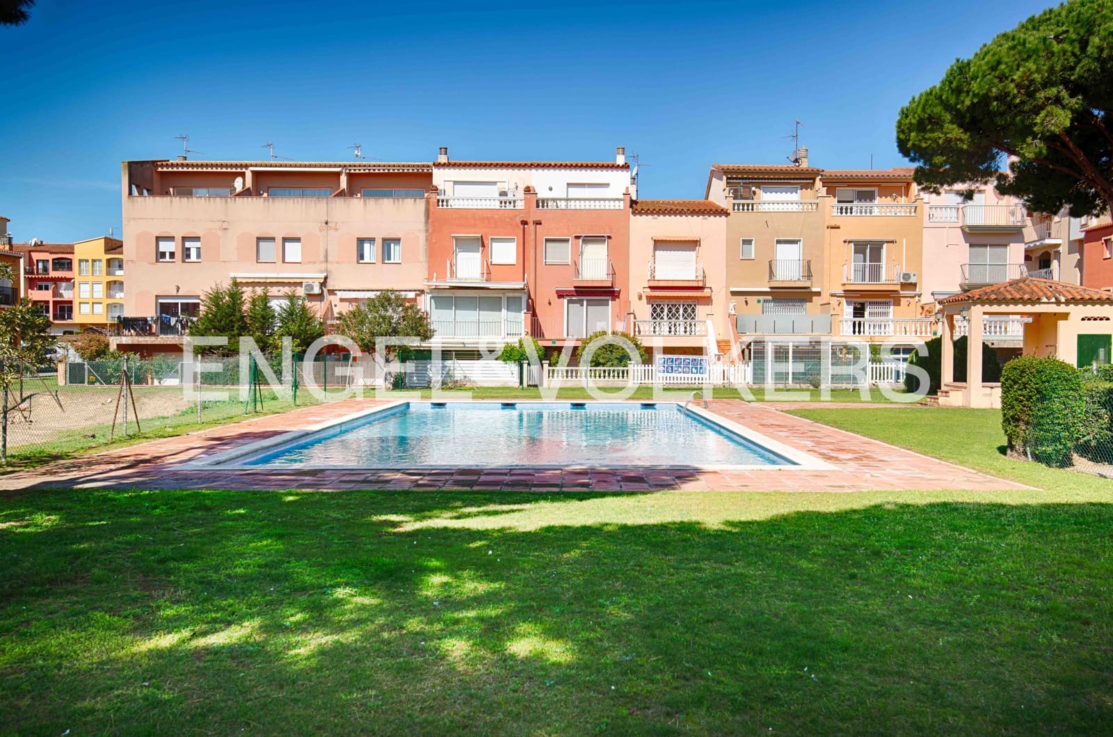 2 bedroom Apartment for sale in Empuriabrava - € 170,000 (Ref: 9394325)