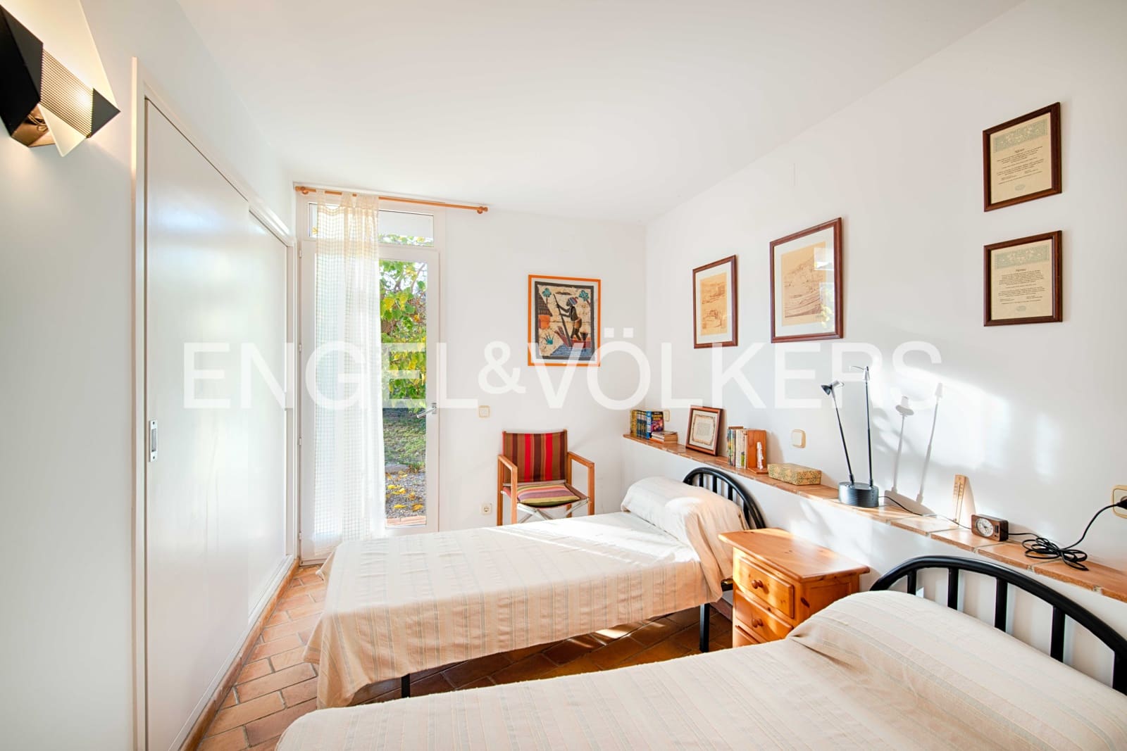 3 bedroom Villa for sale in El Port de la Selva with garage - € 780,000 (Ref: 9396759)