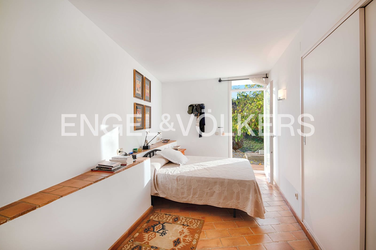 3 bedroom Villa for sale in El Port de la Selva with garage - € 780,000 (Ref: 9396759)