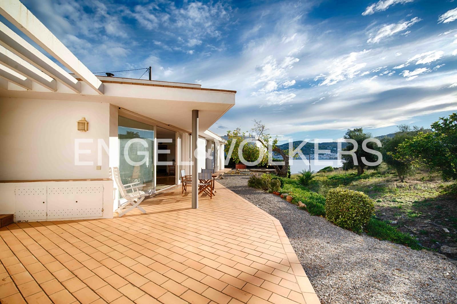 3 bedroom Villa for sale in El Port de la Selva with garage - € 780,000 (Ref: 9396759)