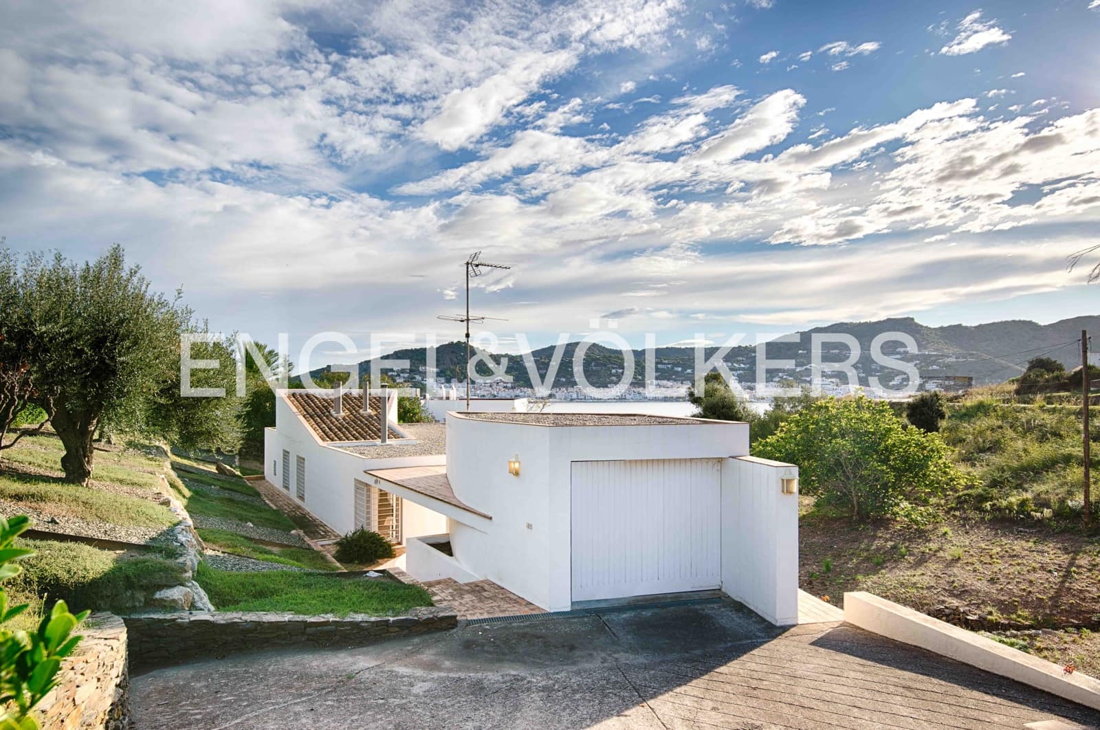 3 bedroom Villa for sale in El Port de la Selva with garage - € 780,000 (Ref: 9396759)