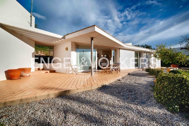 3 bedroom Villa for sale in El Port de la Selva with garage - € 780,000 (Ref: 9396759)