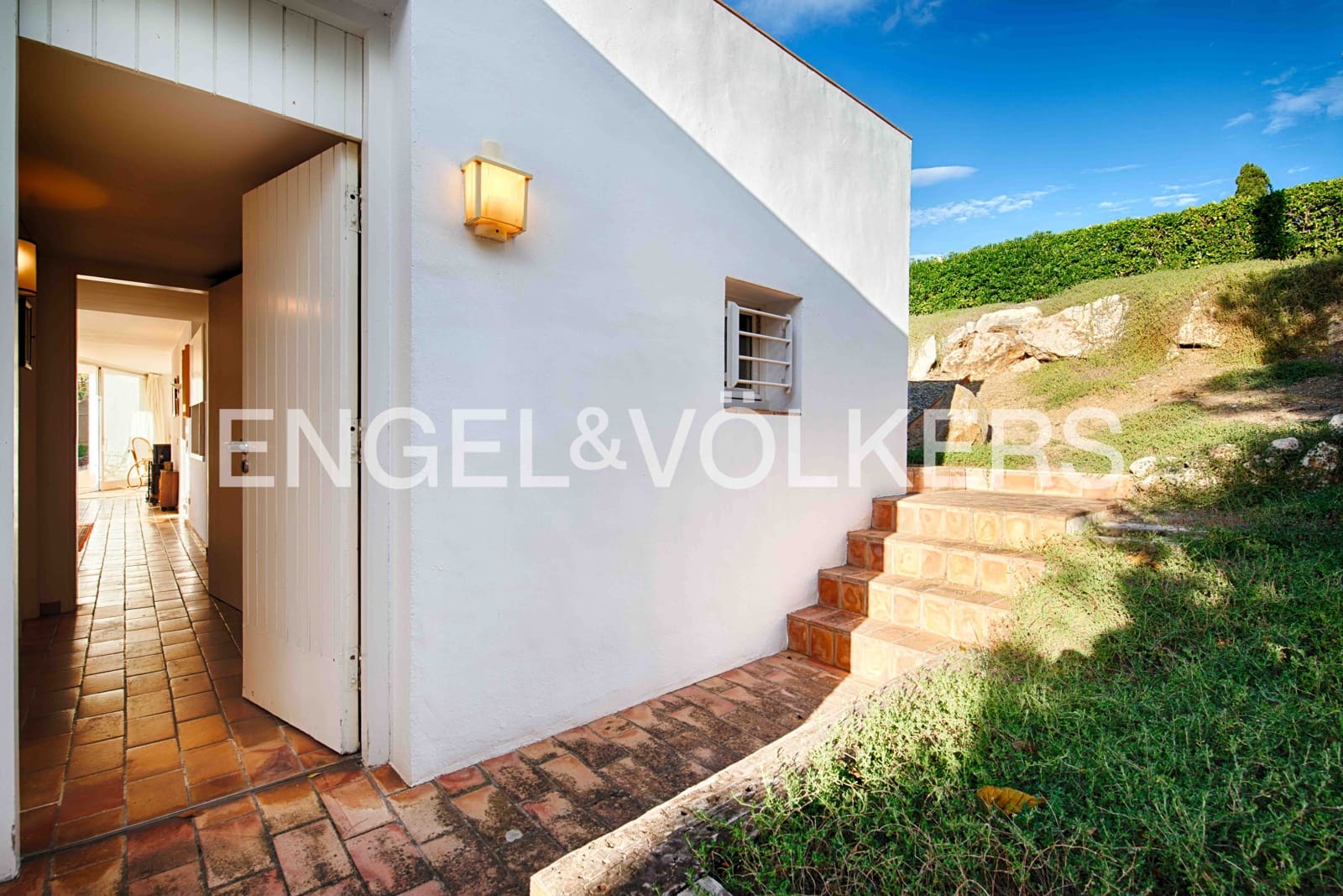 3 bedroom Villa for sale in El Port de la Selva with garage - € 780,000 (Ref: 9396759)