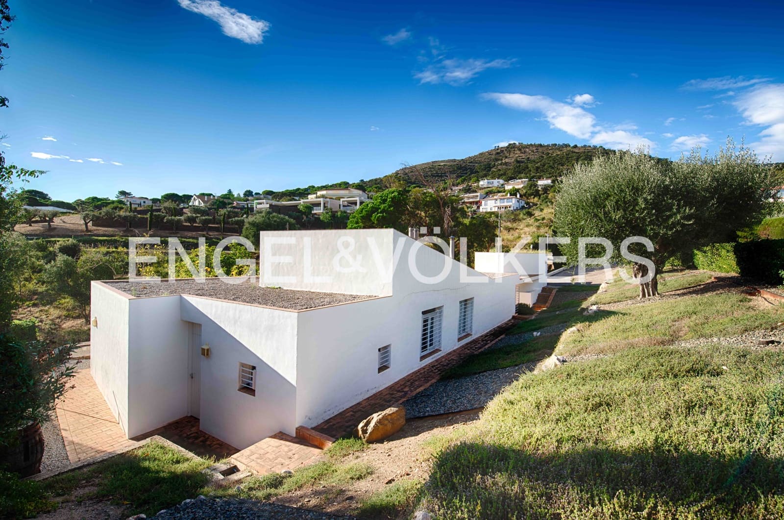 3 bedroom Villa for sale in El Port de la Selva with garage - € 780,000 (Ref: 9396759)