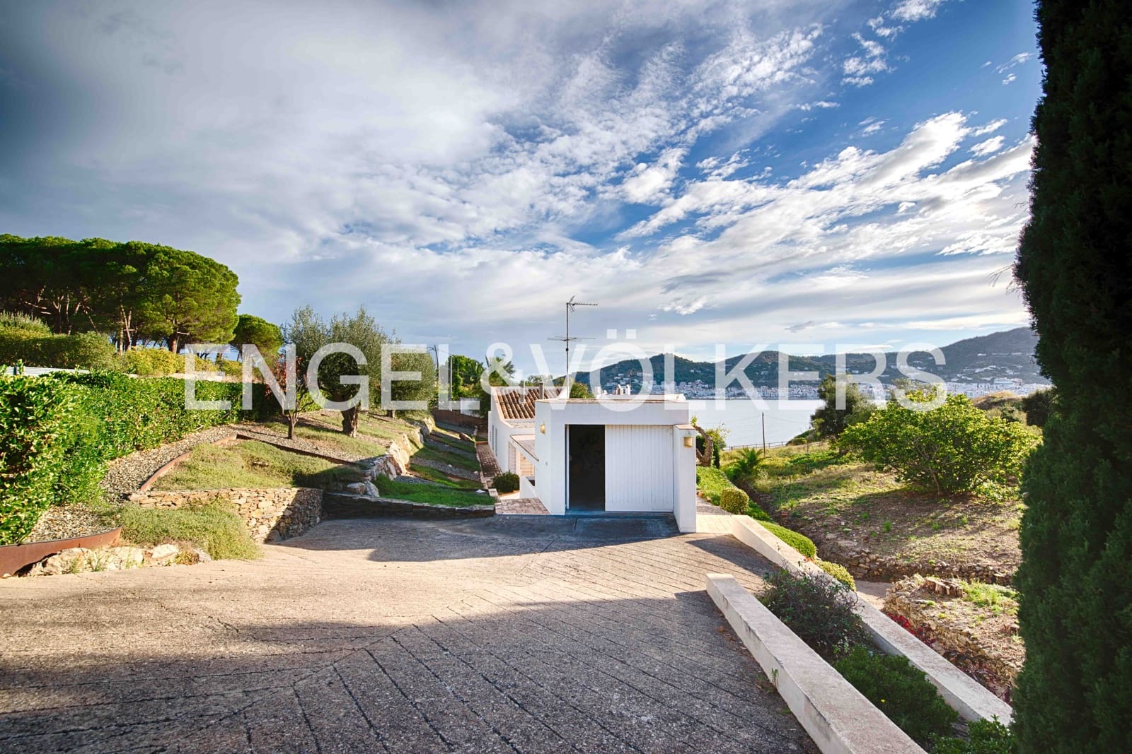 3 bedroom Villa for sale in El Port de la Selva with garage - € 780,000 (Ref: 9396759)