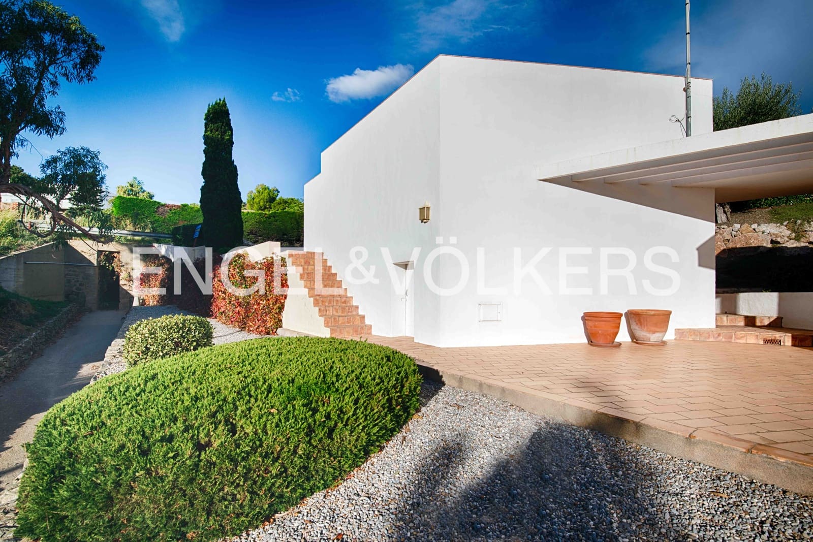 3 bedroom Villa for sale in El Port de la Selva with garage - € 780,000 (Ref: 9396759)