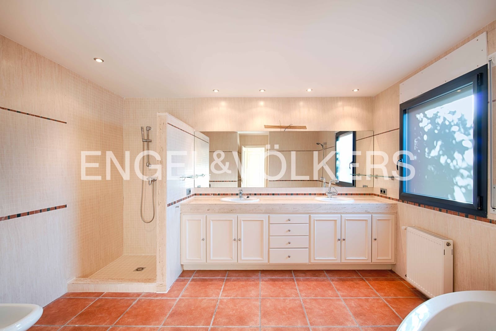 5 makuuhuone Huvila myytävänä paikassa Peralada mukana uima-altaan 
autotalli - 1 700 000 € (Ref: 9401794)