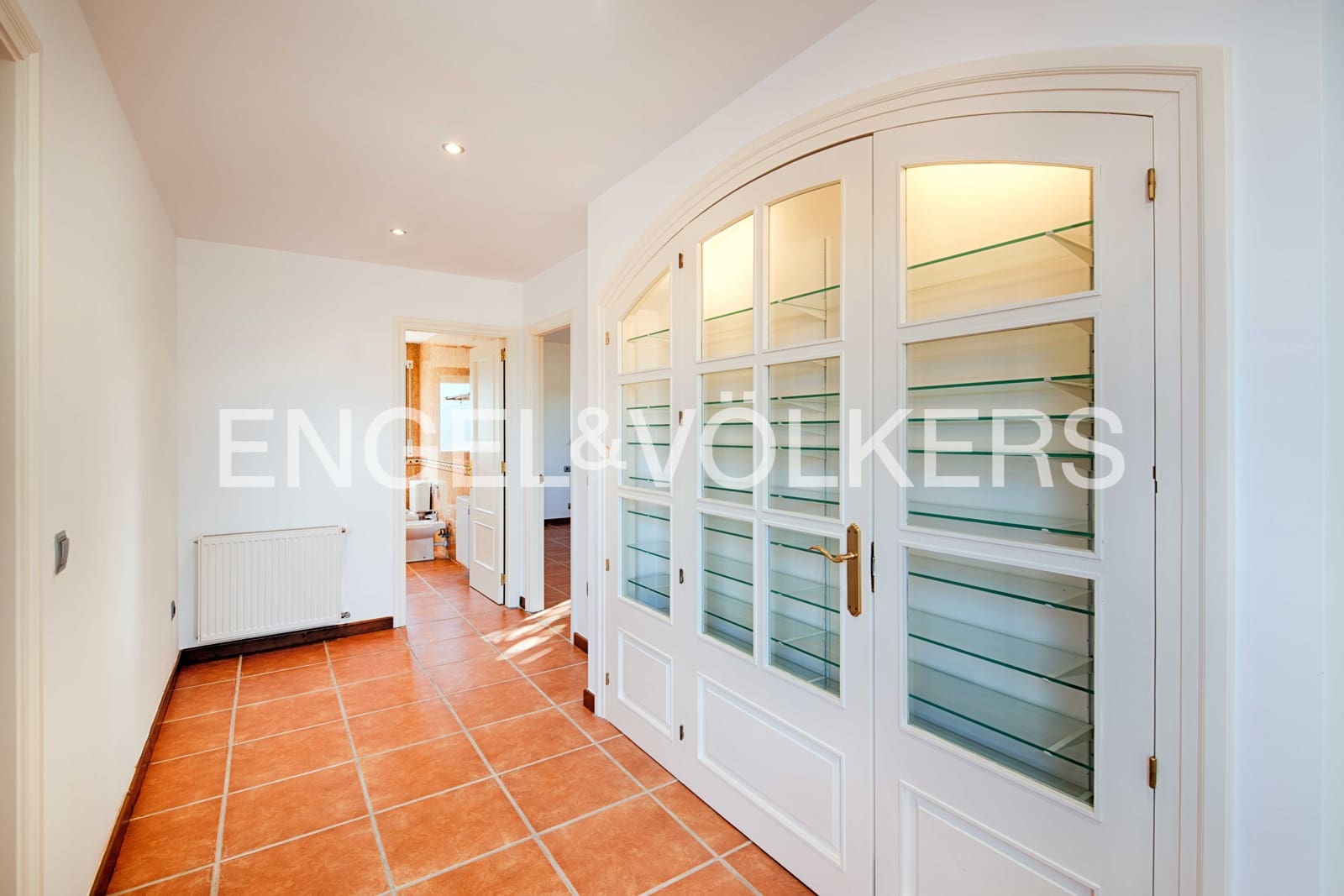 5 makuuhuone Huvila myytävänä paikassa Peralada mukana uima-altaan 
autotalli - 1 700 000 € (Ref: 9401794)