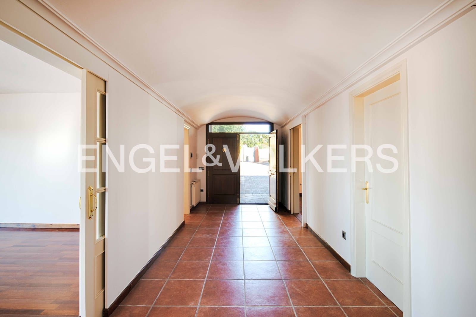 5 makuuhuone Huvila myytävänä paikassa Peralada mukana uima-altaan 
autotalli - 1 700 000 € (Ref: 9401794)