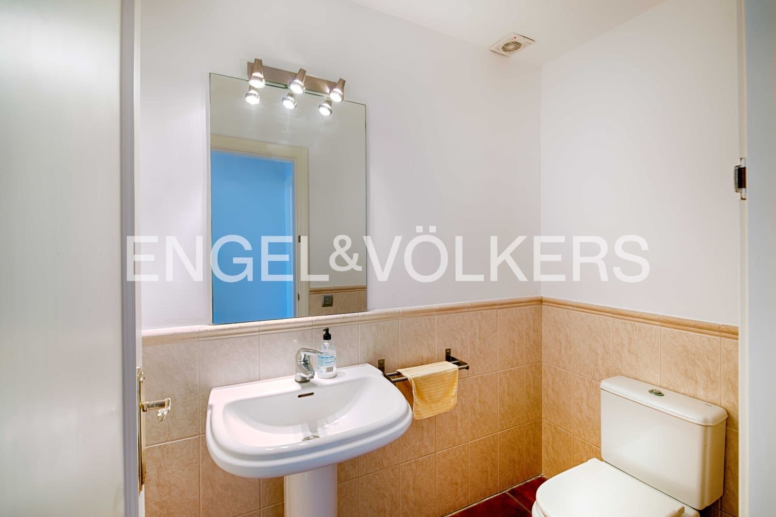 5 makuuhuone Huvila myytävänä paikassa Peralada mukana uima-altaan 
autotalli - 1 700 000 € (Ref: 9401794)