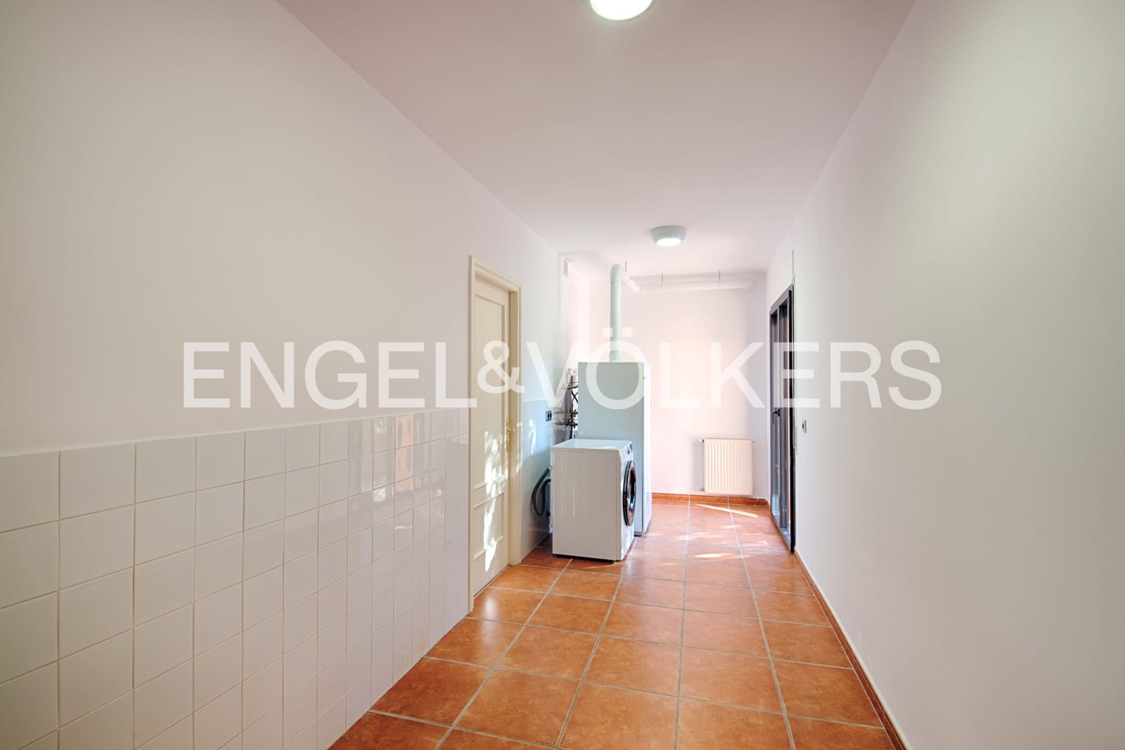 5 makuuhuone Huvila myytävänä paikassa Peralada mukana uima-altaan 
autotalli - 1 700 000 € (Ref: 9401794)