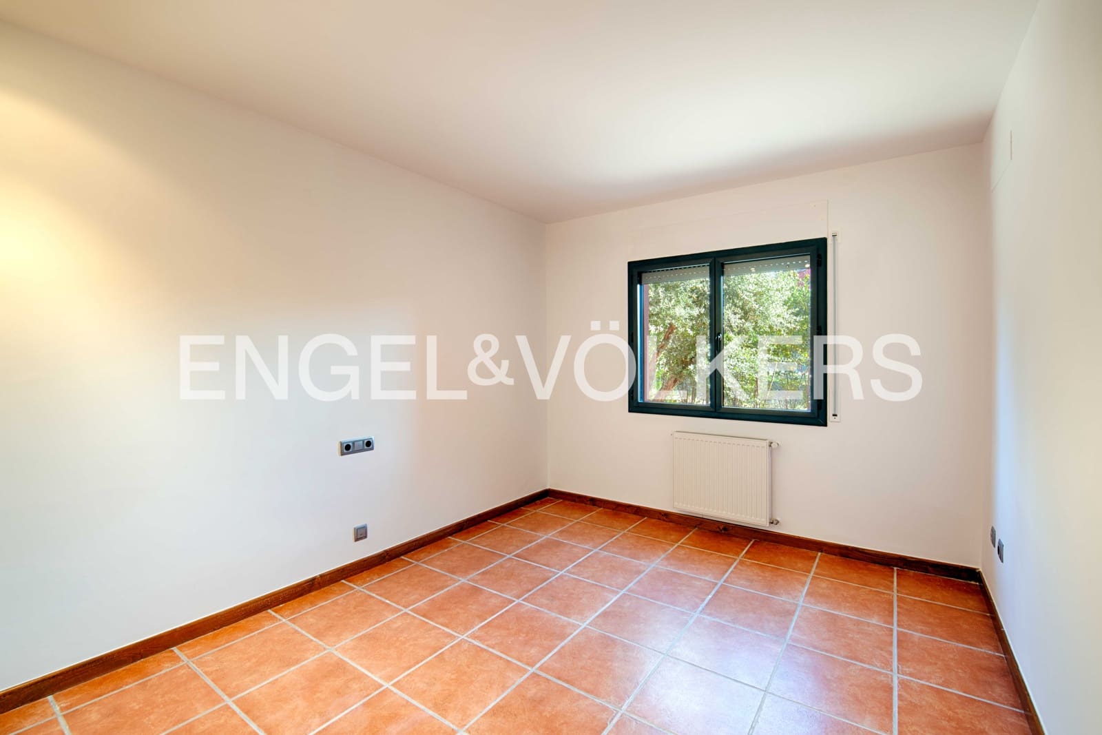 5 makuuhuone Huvila myytävänä paikassa Peralada mukana uima-altaan 
autotalli - 1 700 000 € (Ref: 9401794)