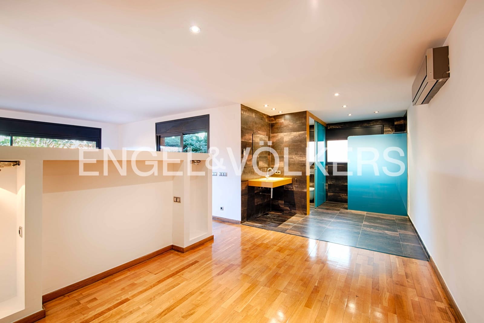 5 makuuhuone Huvila myytävänä paikassa Peralada mukana uima-altaan 
autotalli - 1 700 000 € (Ref: 9401794)