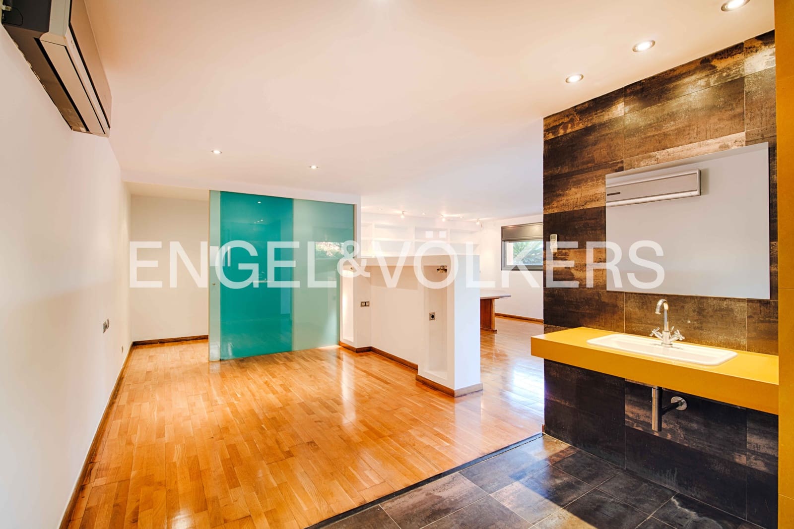 5 makuuhuone Huvila myytävänä paikassa Peralada mukana uima-altaan 
autotalli - 1 700 000 € (Ref: 9401794)