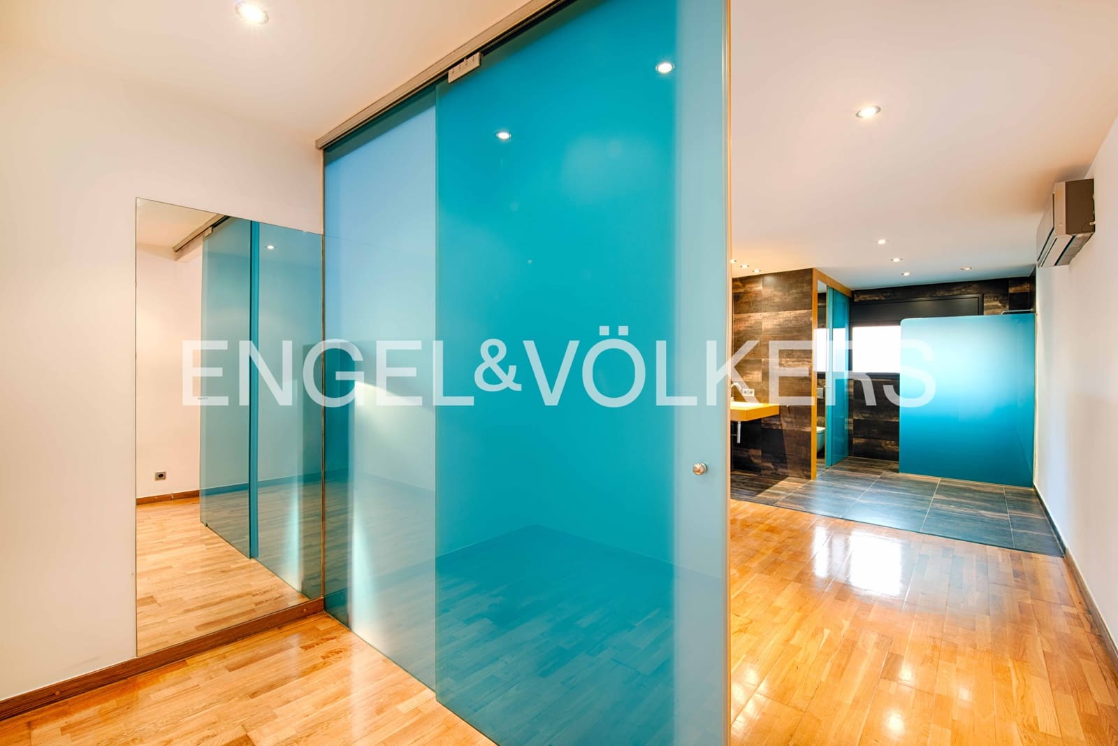 5 makuuhuone Huvila myytävänä paikassa Peralada mukana uima-altaan 
autotalli - 1 700 000 € (Ref: 9401794)