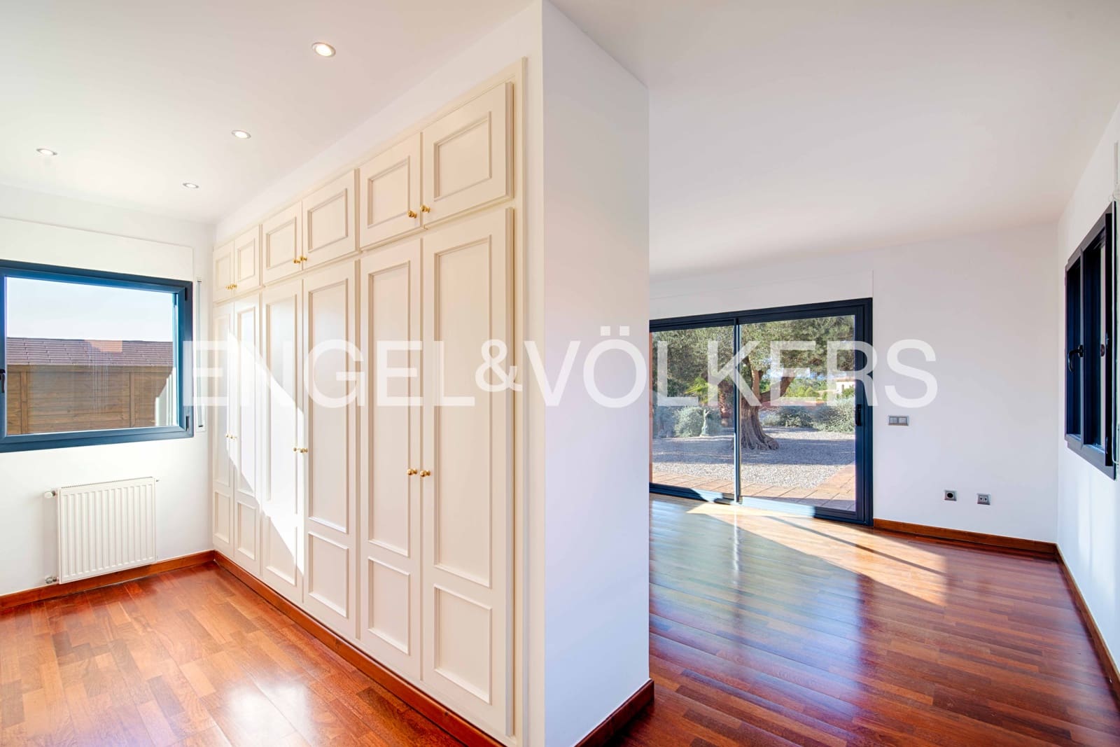 5 makuuhuone Huvila myytävänä paikassa Peralada mukana uima-altaan 
autotalli - 1 700 000 € (Ref: 9401794)