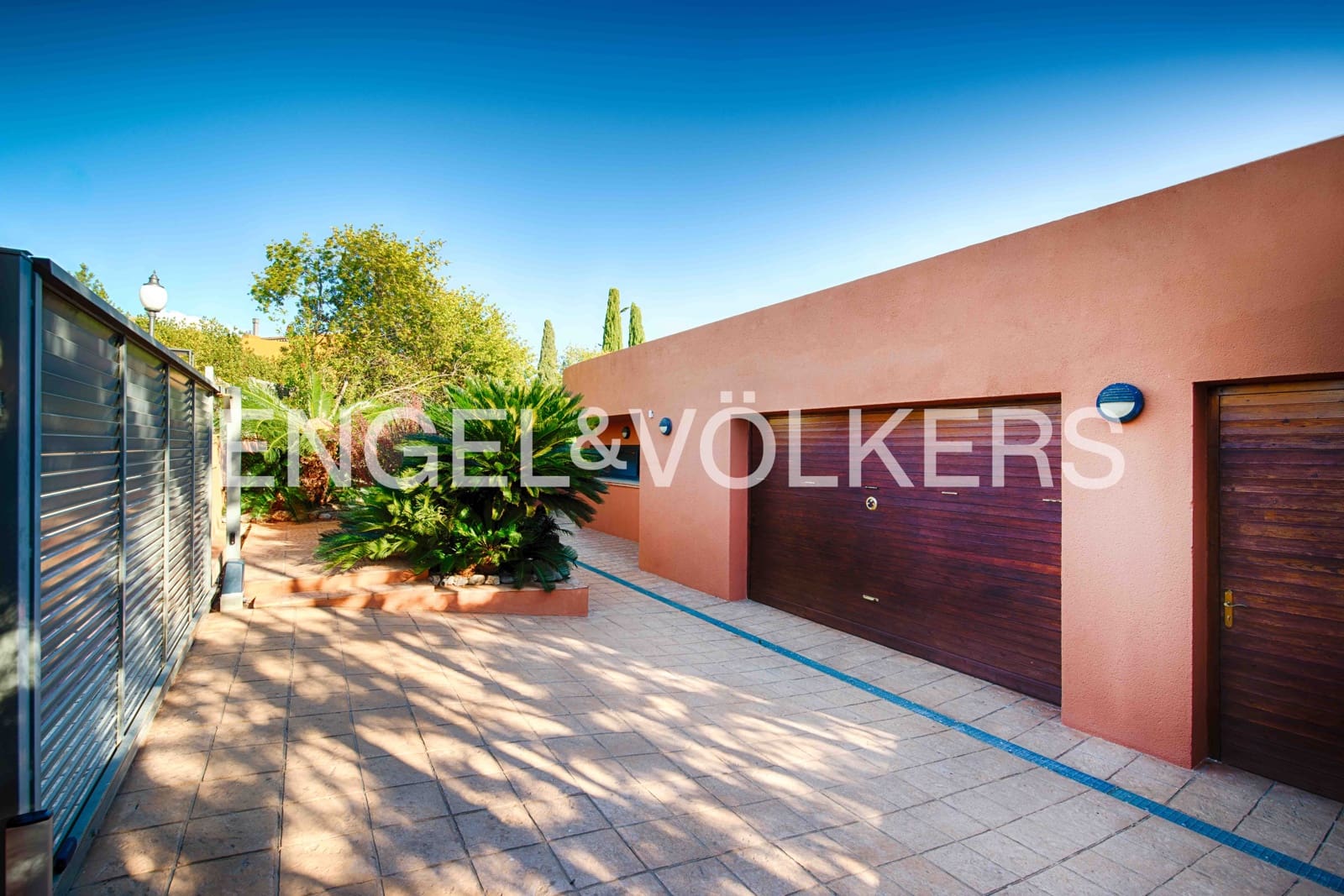 5 makuuhuone Huvila myytävänä paikassa Peralada mukana uima-altaan 
autotalli - 1 700 000 € (Ref: 9401794)