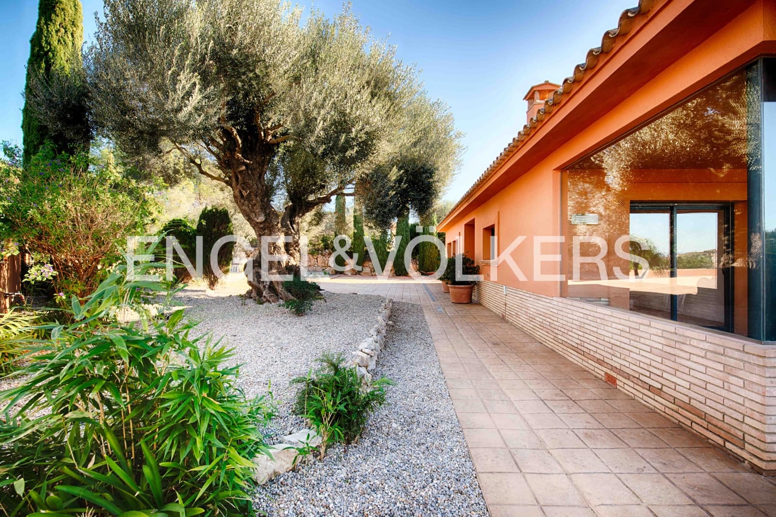 5 makuuhuone Huvila myytävänä paikassa Peralada mukana uima-altaan 
autotalli - 1 700 000 € (Ref: 9401794)