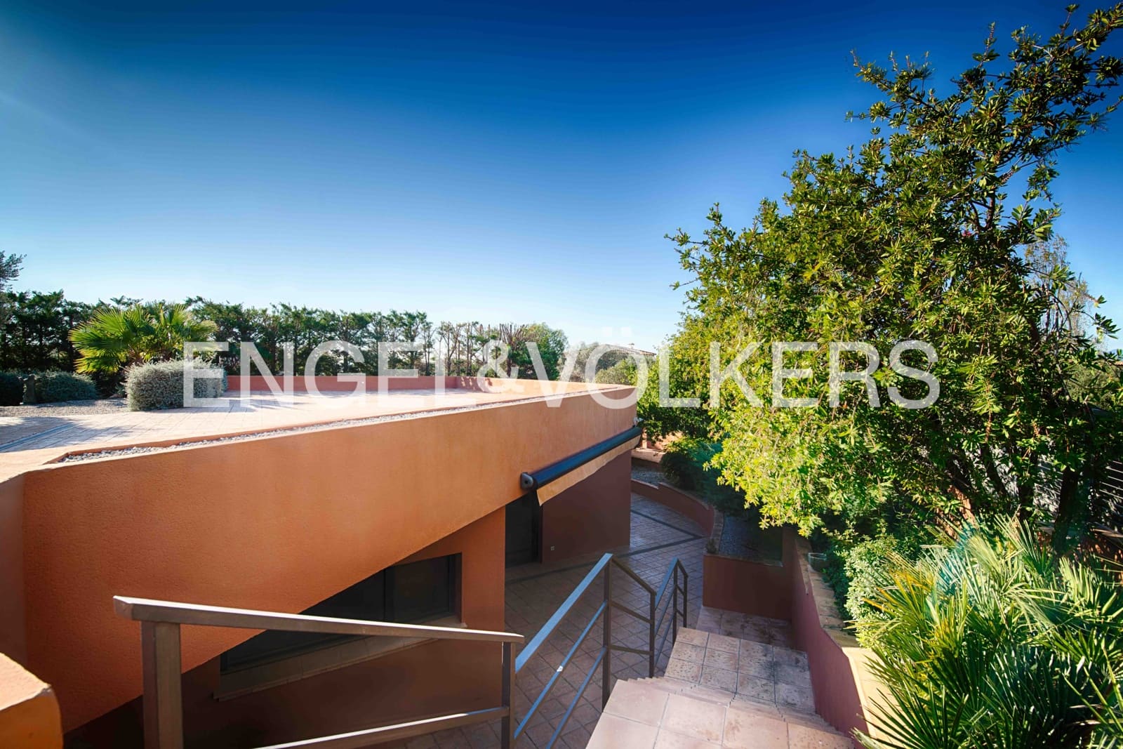 5 makuuhuone Huvila myytävänä paikassa Peralada mukana uima-altaan 
autotalli - 1 700 000 € (Ref: 9401794)