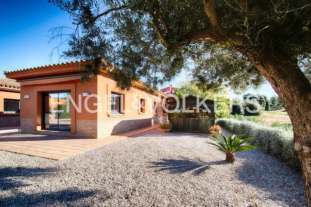 5 makuuhuone Huvila myytävänä paikassa Peralada mukana uima-altaan 
autotalli - 1 700 000 € (Ref: 9401794)