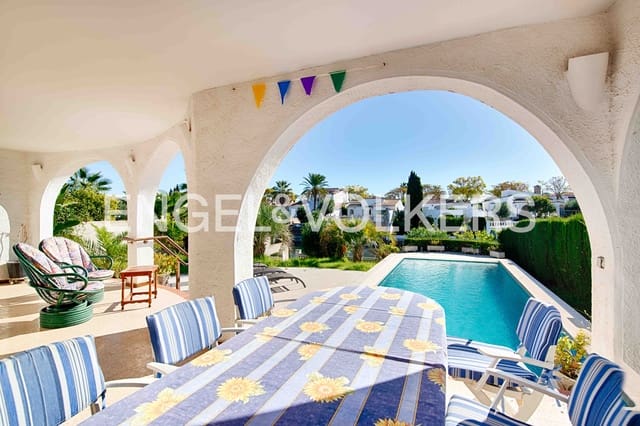 3 quarto Moradia para venda em Empuriabrava, Castelló d'Empúries com piscina garagem - 895 000 € (Ref: 9412721)