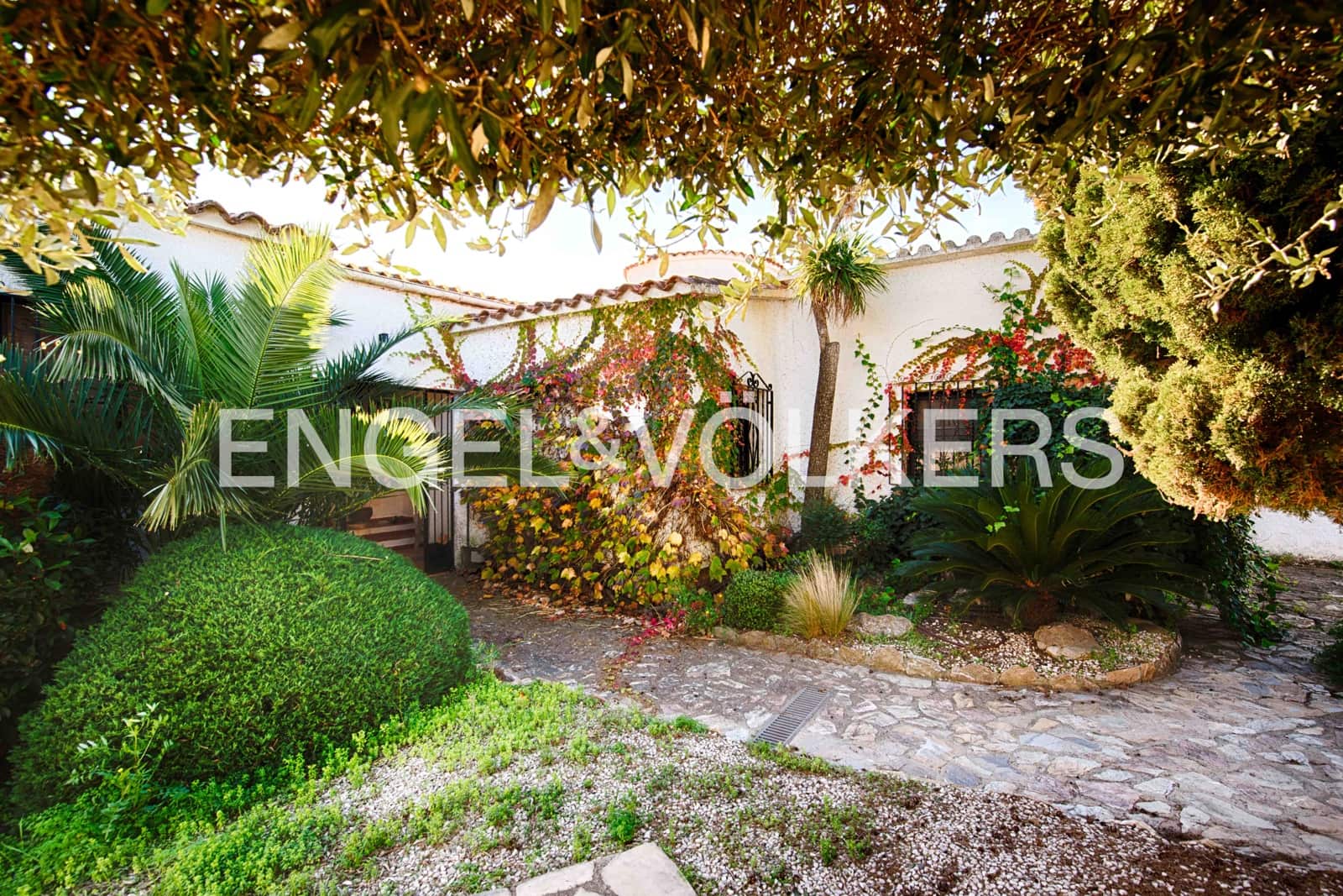 3 soverom Villa til salgs i Empuriabrava med svømmebasseng garasje - € 895 000 (Ref: 9412721)