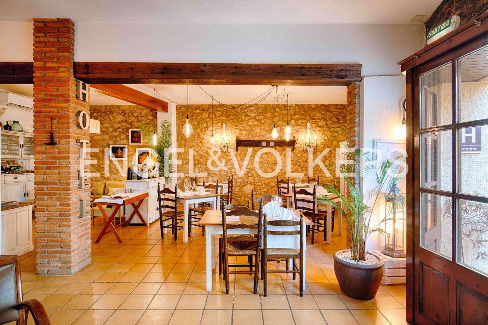 8 camera da letto Commerciale in vendita in Terrades con piscina garage - 1.250.000 € (Rif: 9412841)