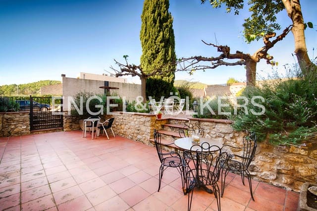 8 soveværelse Erhverv til salg i Terrades med swimmingpool garage - € 1.250.000 (Ref: 9412841)