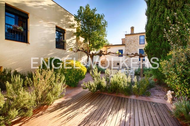 8 soveværelse Erhverv til salg i Terrades med swimmingpool garage - € 1.250.000 (Ref: 9412841)