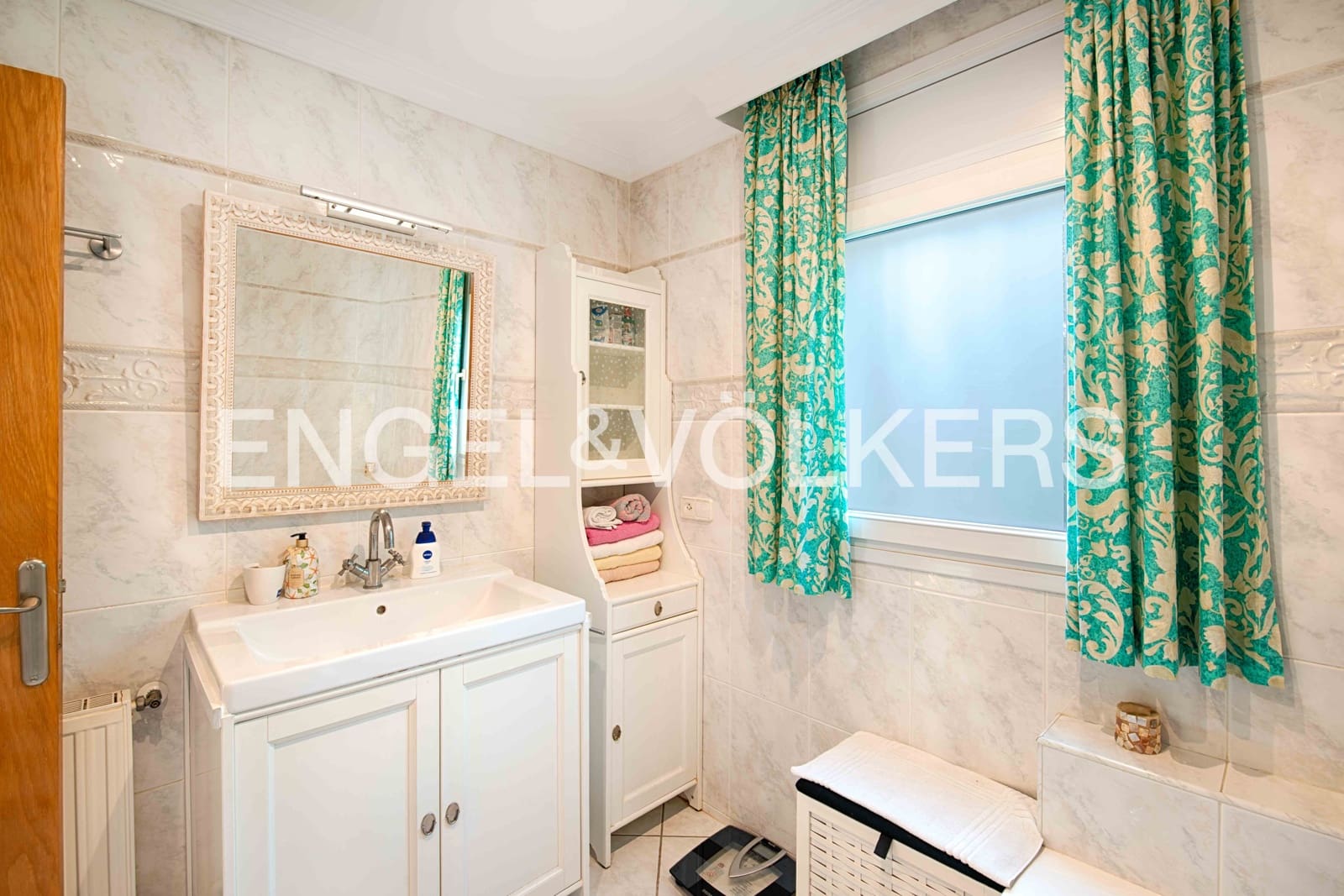 3 slaapkamer Villa te koop in Empuriabrava met zwembad garage - € 840.000 (Ref: 9413001)