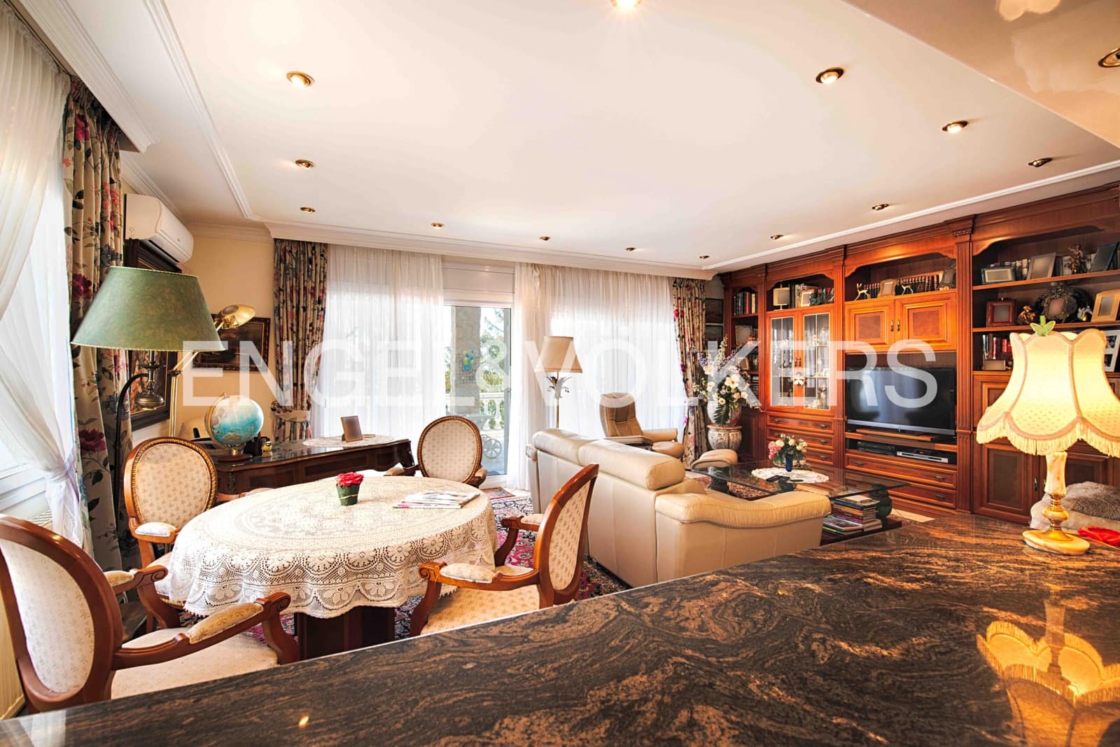 3 slaapkamer Villa te koop in Empuriabrava met zwembad garage - € 840.000 (Ref: 9413001)