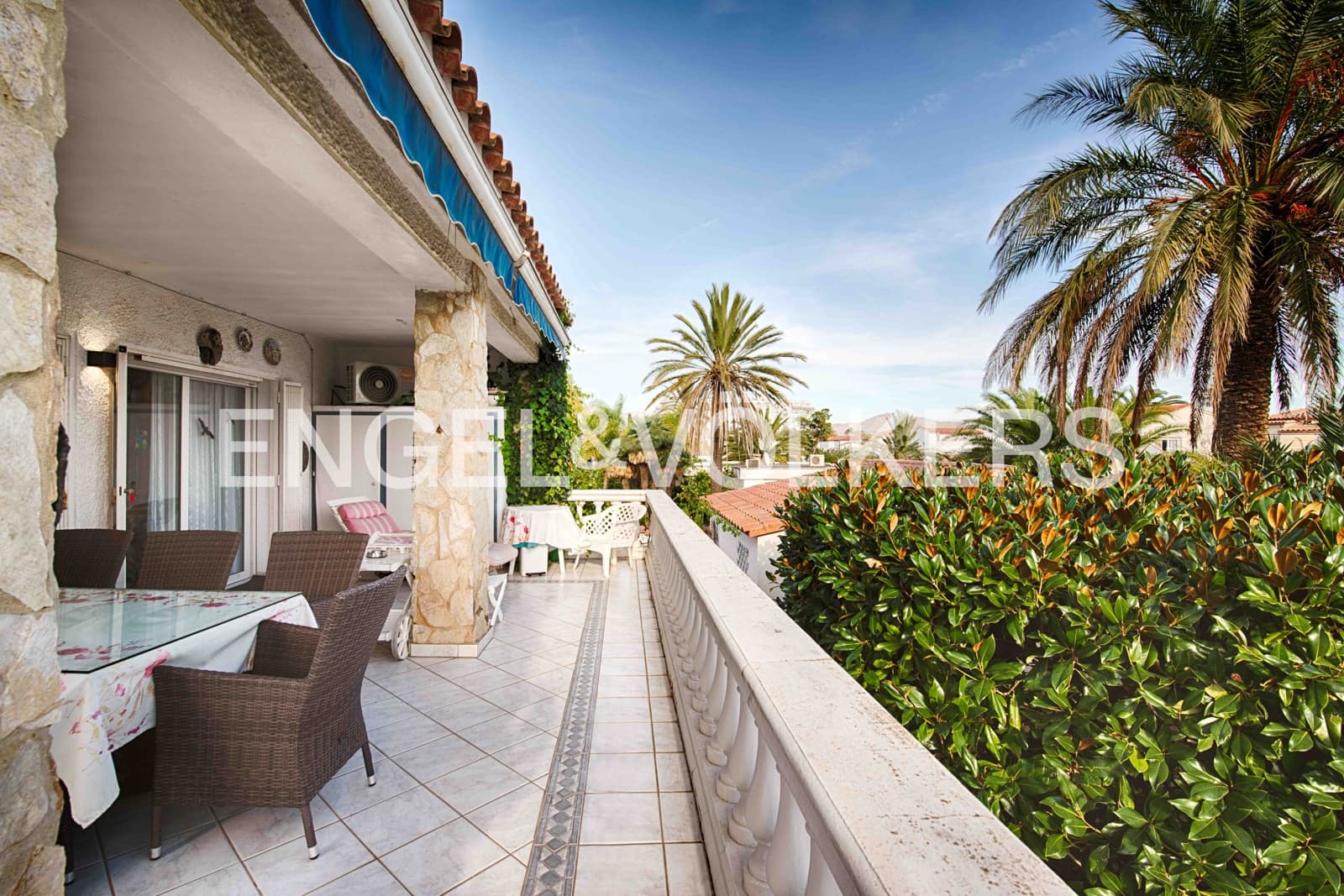 3 slaapkamer Villa te koop in Empuriabrava met zwembad garage - € 840.000 (Ref: 9413001)