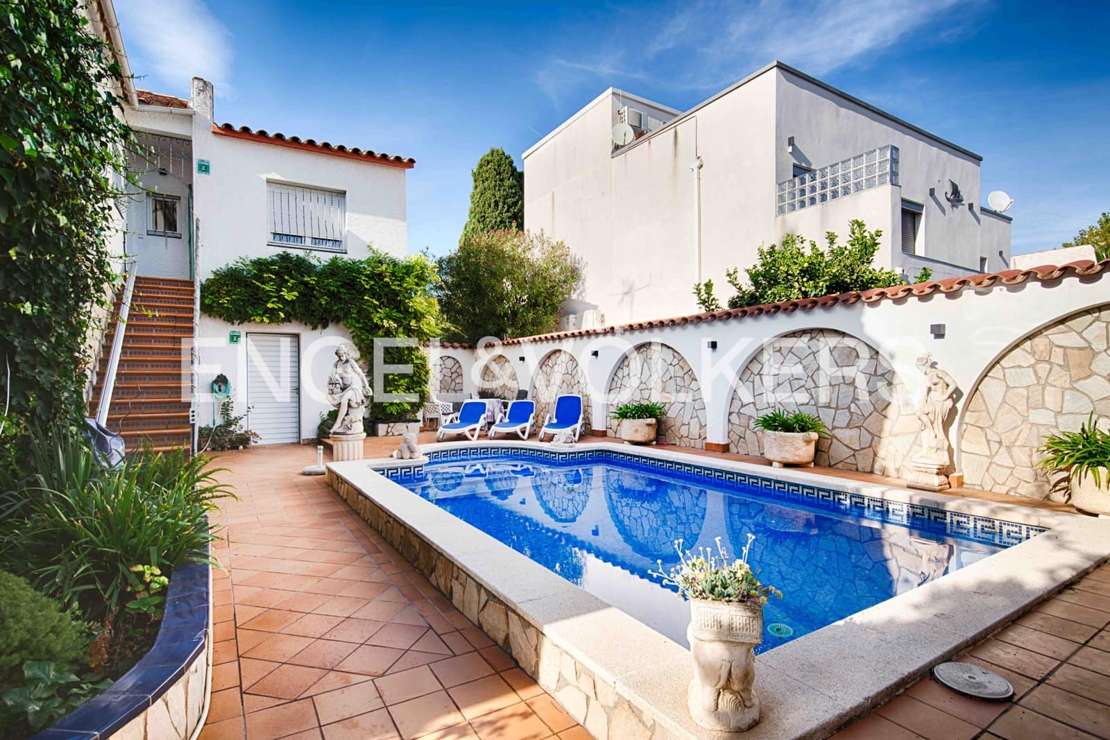 3 slaapkamer Villa te koop in Empuriabrava met zwembad garage - € 840.000 (Ref: 9413001)