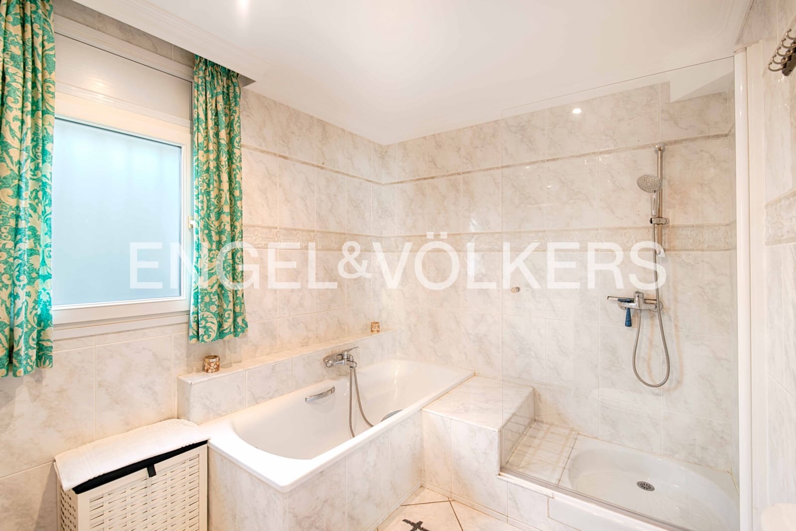 3 slaapkamer Villa te koop in Empuriabrava met zwembad garage - € 840.000 (Ref: 9413001)